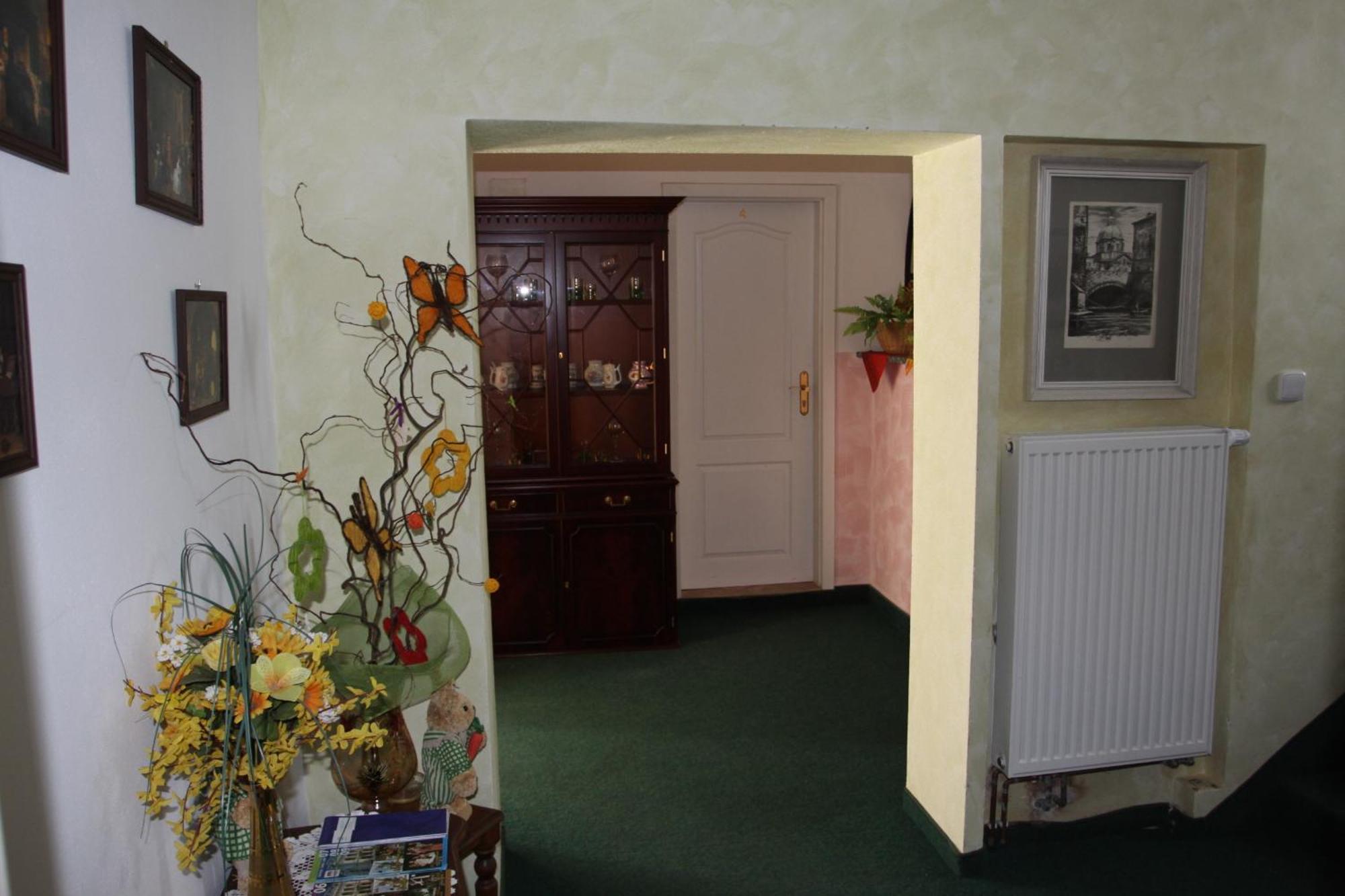 Villa Anastazis - Penzion Eden Karlsbad Exteriör bild
