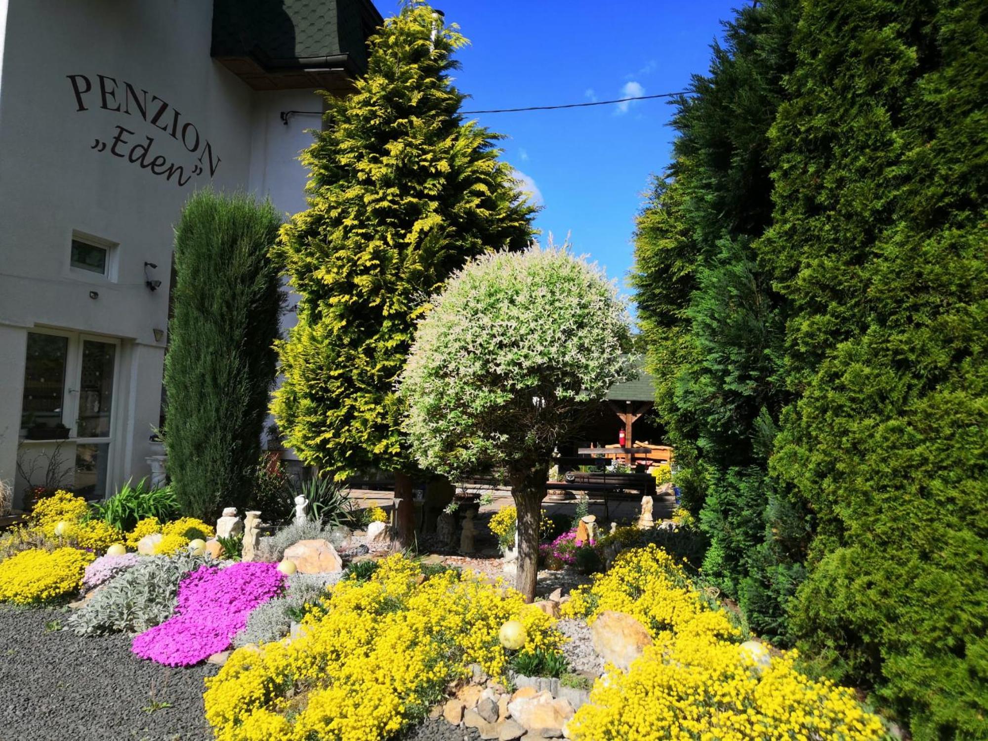 Villa Anastazis - Penzion Eden Karlsbad Exteriör bild